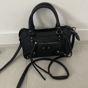 Väska - Populär väska använd fåtal gånger inget märke❤️