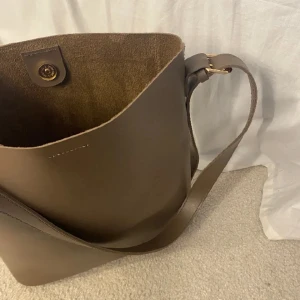 Brun väska!  - Brun väska i nyskick!