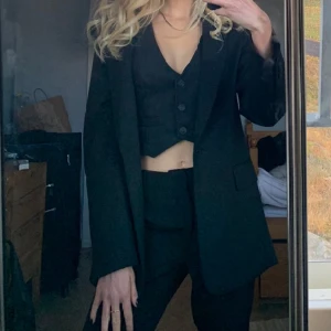 Väst  - Jättefin väst köpt från Gina Trico för 1,5 år sedan. Endast använd två gånger så fint skick! 🥰 Nypris 359kr