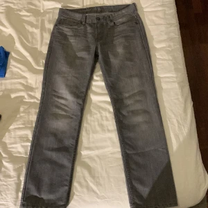 CA jeans - W32/L30, straight jeans med en lite smalare passform. Kan diskuteras, kan göra paketpris för flera jeans på min sida. 