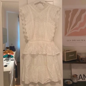 Vit studentklänning - perfekt till student eller skolavslutning😊 