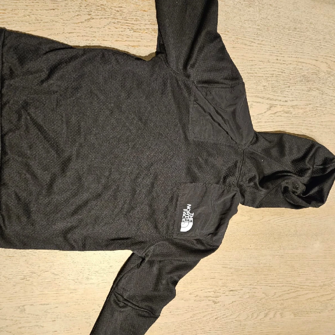 The North Face hoodie. - 90
