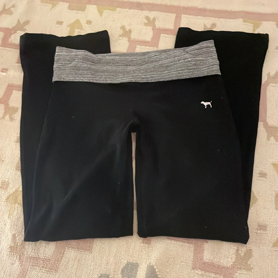 Victoria’s Secret lowrise yogapants - 90