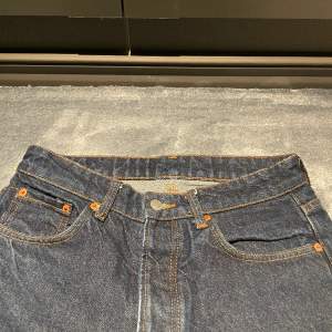 Ganska Baggy Mörkblå Zara jeans Storlek: EU 38 Tryck på ”Köp Nu” för att köpa 