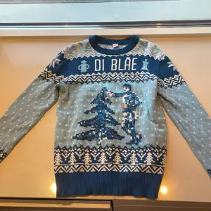 Storlek S MFF Bosse Larsson tröja. Använde den en gång på julafton så den är i nyskick