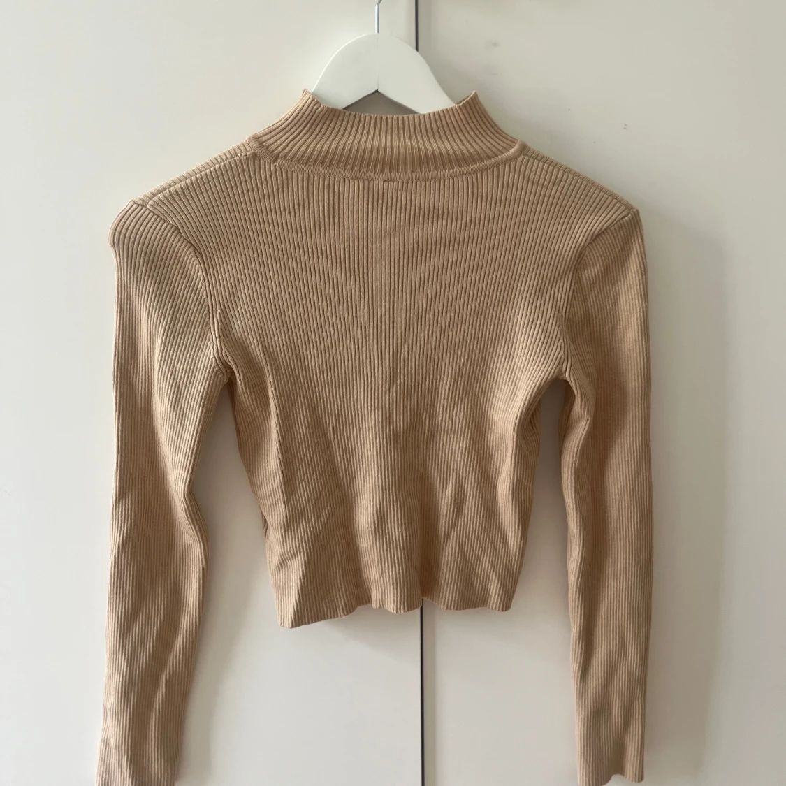 Beige halvpolo topp - 91