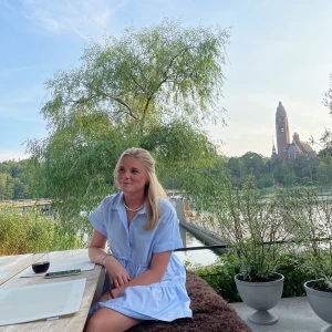 Klänning Zara - Jätte snygg klänning från zara i storlek xs, använd 2 ggr