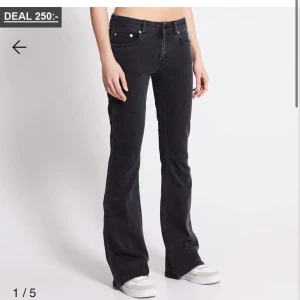Lager 157 ”low boot” jeans - Säljer mina Lågmidjade bootcut jeans i storlek S short ifrån lager 157 som knappt är använda❣️