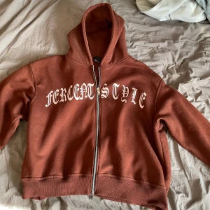 Fercent zip up - Skön oversize zip up som endast använts en gång då den var för liten