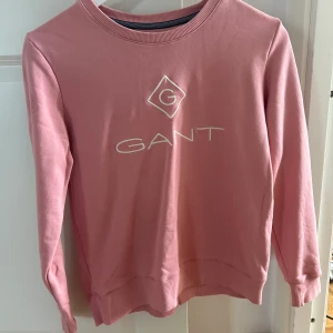 Gant  - Detta är en Gant tjock tröja. I stolek xs. Säljer för 200 kr.