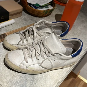 Philiph model - Tjena säljer dess skor helt okje skick men använd,endast 2200kan gå ner i pris vid snabb affär 