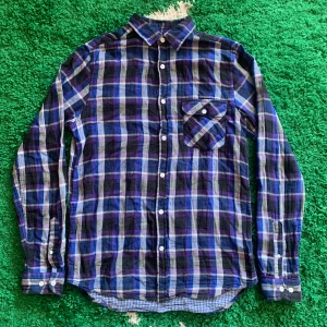 Vailent skjorta - Skön skjorta från Vailent. Uppskattat skick 9/10. Skicka ett meddelande innan köp!