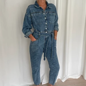 Jeans Jumpsuit  - Jumpsuit från MNG Denim i storlek S 