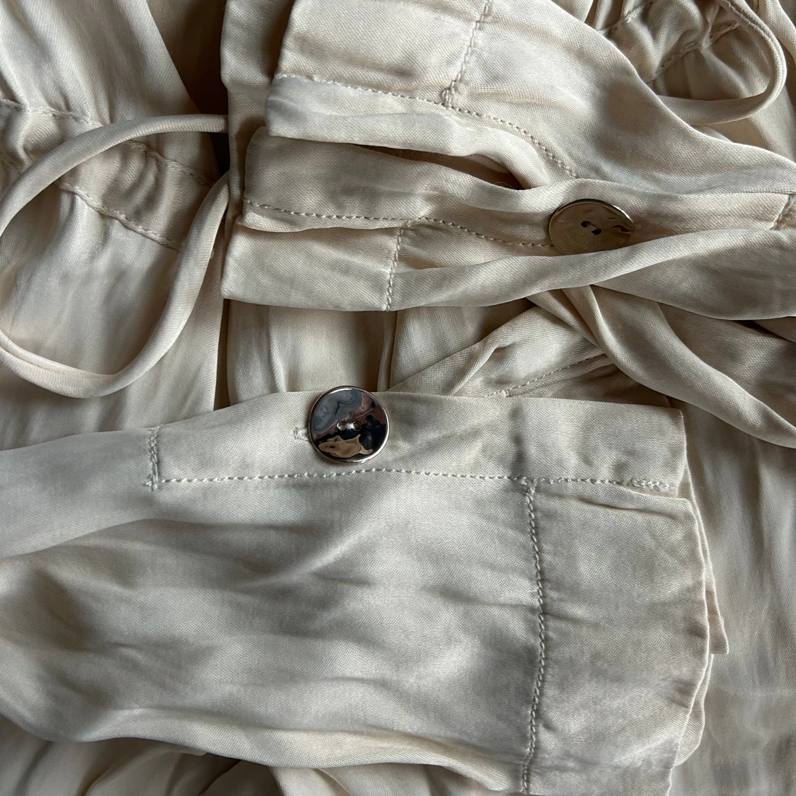 Satin klänning - 90