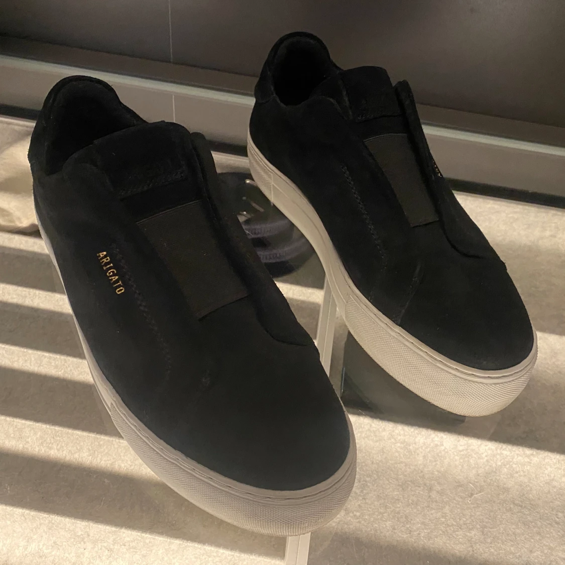 Axel Arigatos laceless