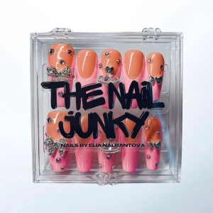 Press On Nails - Press On Nails - Standard Sizing   WHAT COMES WITH THE NAIL SET: • ONE NAIL FILE • ONE NAIL BUFFER • ONE CUTICLE STICK • 2 ALCOHOL WIPES • ONE NAIL GLUE  If you are interested in customised press on nails you can DM me on IG: the.nailz.junkie