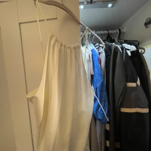 Zara vit topp - Strl S. Aldrig använt. Väldigt bra skick! 