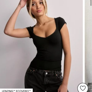 Romance shape top - Säljer denna fina från Nelly, helt ny!