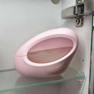 Mod - Ariana grandes parfym mod blush, 100 ml som är full❣️