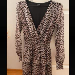 En jättefin leopard mönstrad klänning 💗💗