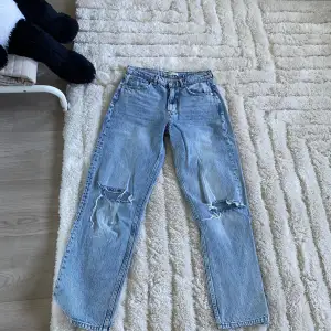 Jeans från Gina Tricot, dom är använda men nytvättad och jag har fixat dom så dom ska se så nya ut🙌🏼✌🏼