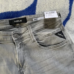 Replay jeans - Helt nya Replay jeans i modellen anbass