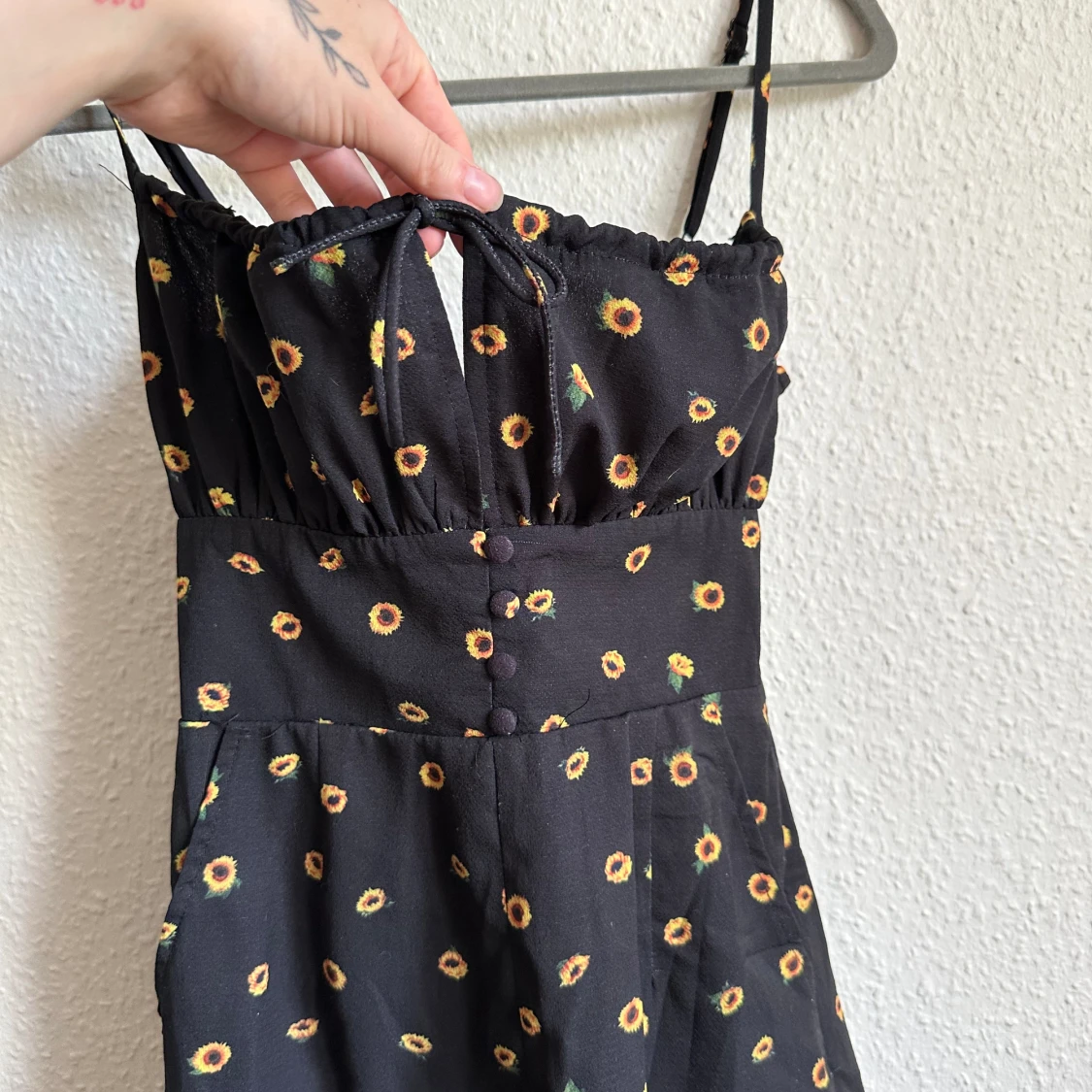 Jumpsuit med solrosor - 90