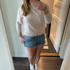 Tröja - Jättesöt kashmir tröja. Perfekt till en sommar kväll💗100% kashmir