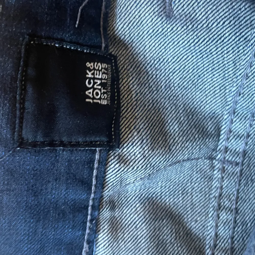 Rare vintage Jack&Jones jeans with cool details, pockets, seams and slight bootcut. Jeans & Byxor.