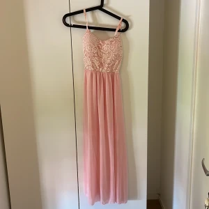 En jätte fin sommar, bal klänning  - Stolek S 