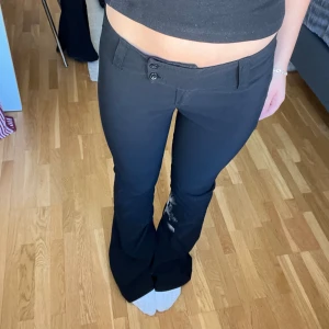 Lågmidjade kostym byxor  - Lågmidjade kostym byxor super fina!🩷 Ny pris 500kr