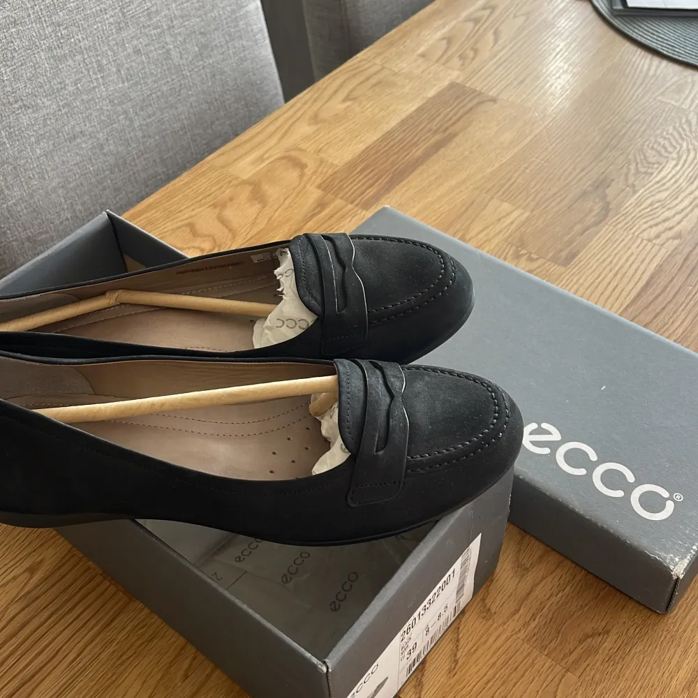 Säkjer Ecco ballerina skor helt nya med box . Skor.