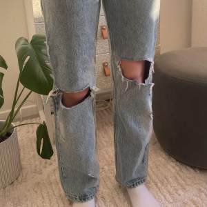 Jeans från Zara som sitter så bra och är perfekta till sommaren! Priset går att diskutera 🩷💅🏼
