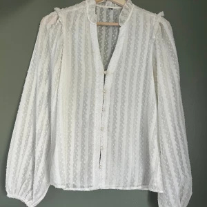 Supersöt blus - Supersöt blus i storlek xs💗 aldrig använd!💞 skriv för mer information!💗