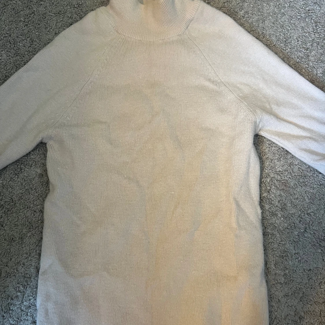 Slimmad stickad tröja  - 90