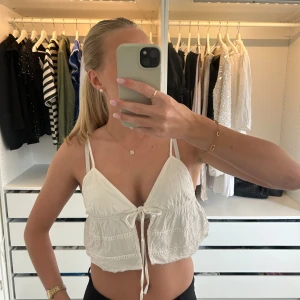 Vit topp Shein  - Sommar topp från Shein i fint skick 