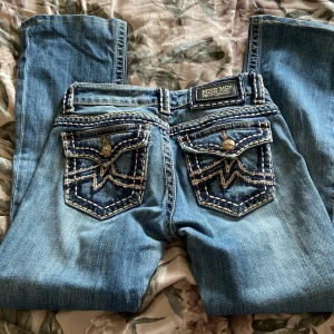 Miss me jeans, bootcut - Jättefina miss me jeans.  Dom är uppsydda och passar mig som är 160. Pris kan diskuteras 