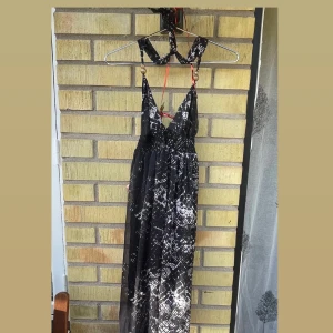 Sommarklänning - Klänning från ocean club, super fin och mycket skön, passade bra i lång för mig som är 168