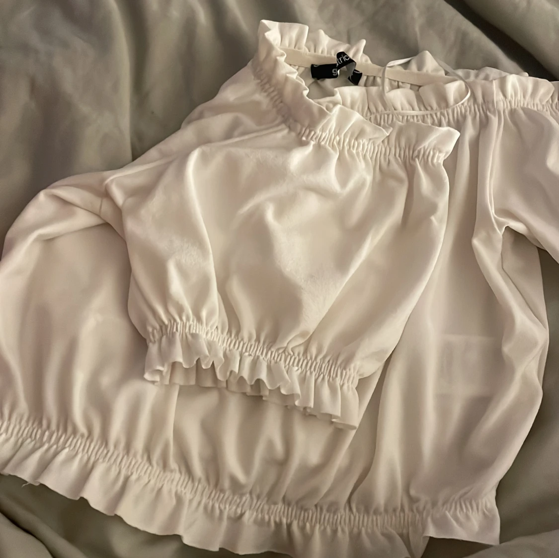 Vit off-shoulder topp - 91