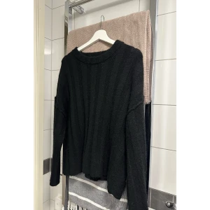 Stickad tröja -GinaTricot - Använd max en gång, storlek S