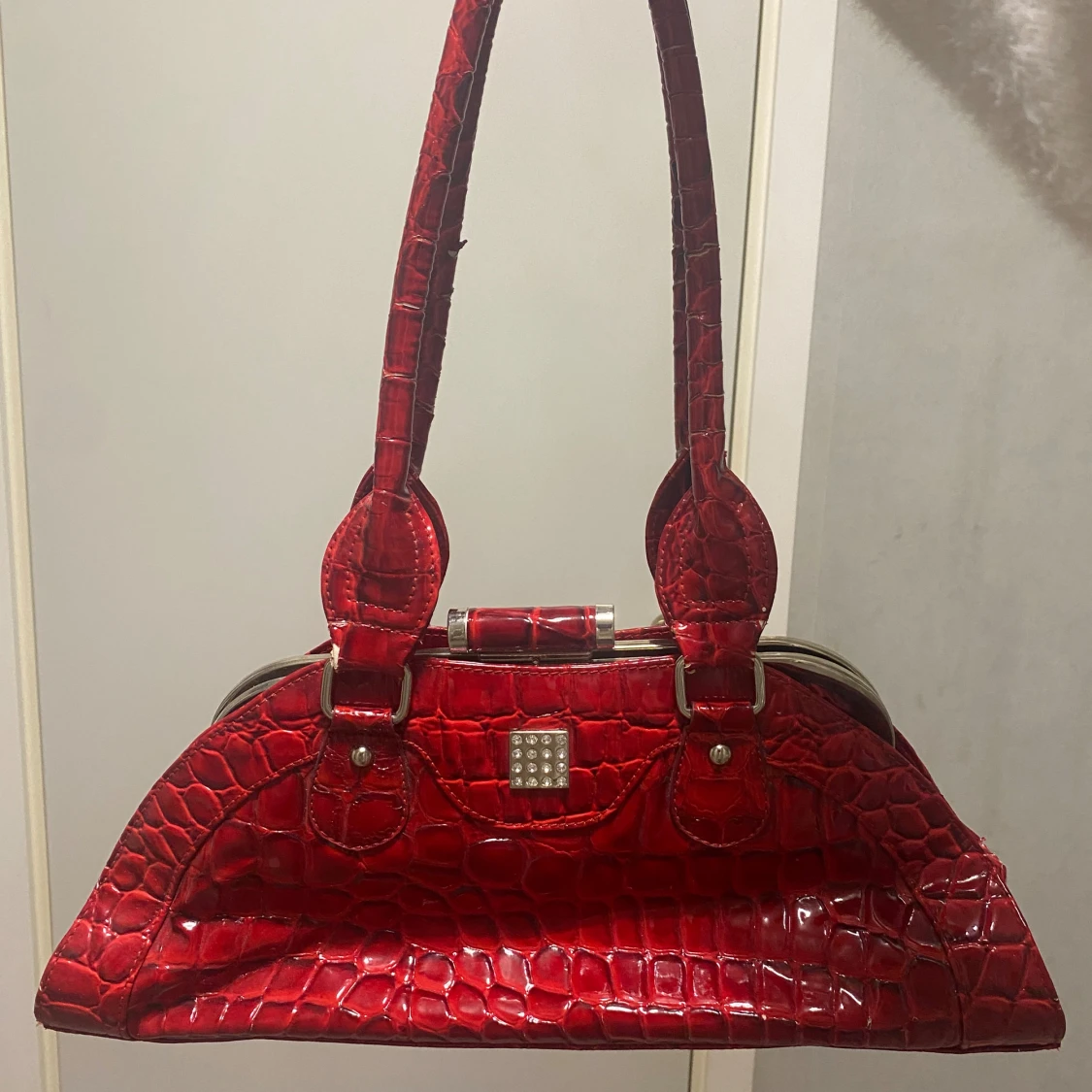 Vinröd vintage väska❤️ - 91