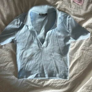 T-shirt  - Tröja från zara som enbart är använd något enstaka tillfälle. 