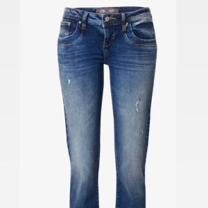 Ltb jeans! - Ett par fina ltb jeans i färgen mörkblå💓skriv för fler bilder! Bra skick. Säljer för att jag inte tycker de sitter bra på mig❤️Modell: valerie