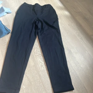 Byxor  - Kostymbyxor, Stolek XS. Är använda 1 gång, är precis som nya. 