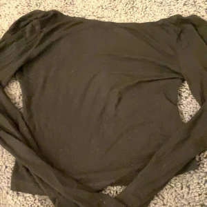 Svart långärmad tröja bomull - Halvskick