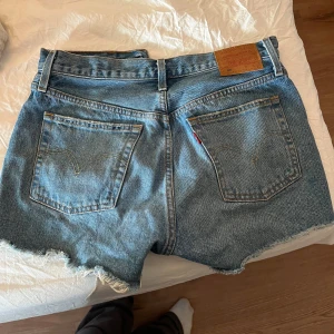 Jeansshorts   - Jeansshorts från levis