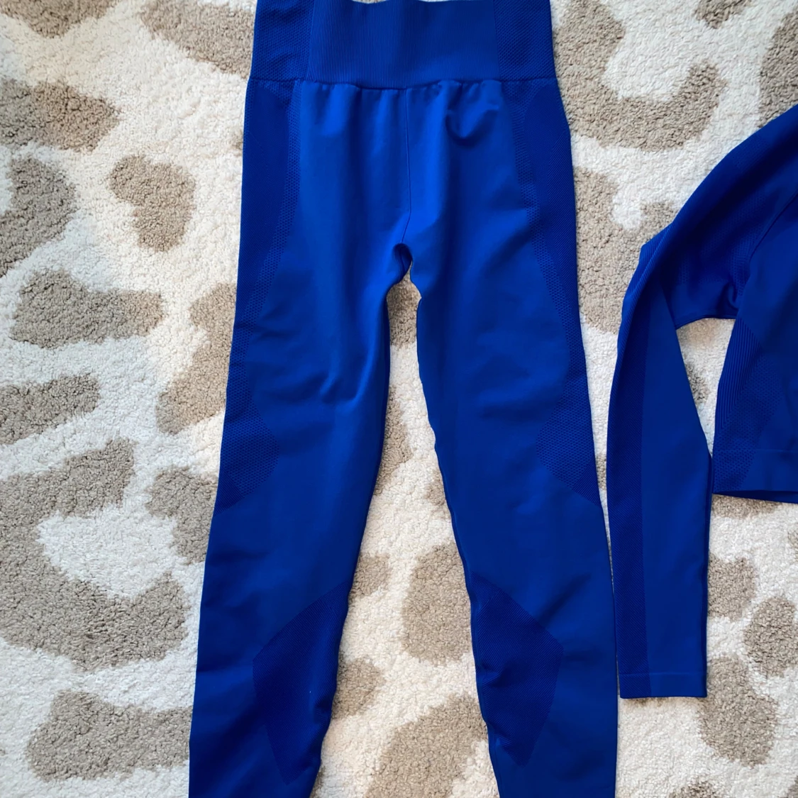 H&M sport move tights