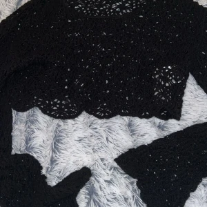 Tröja  - Jätte fin strand tröja man kan typ ha den över en bikini överdel men man kan även ha en linne under så att man kan använda den vardagligen också. Den är dock väldigt lång på armarna 