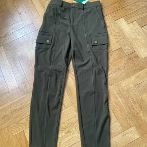Nya byxor i stretch  - Fina byxor i grön stretch 