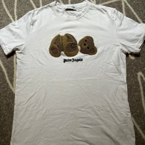 Palm Angles Tshirt - Jätte fin PalmAngles Tshirt i storlek M. Använd ett fåtal gånger bara.
